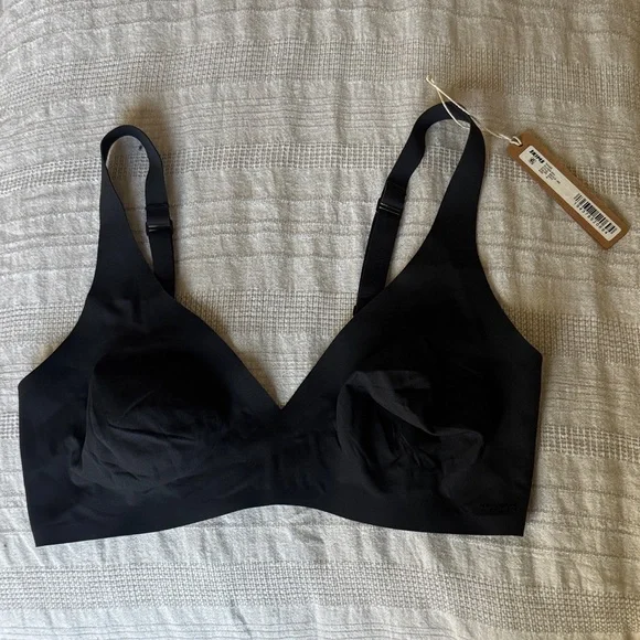 SKIMS NWT *SOLD OUT! * Naked Plunge Bra *ONYX* - Picture 3 of 6